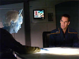 Shran diskutiert die Lage mit Archer